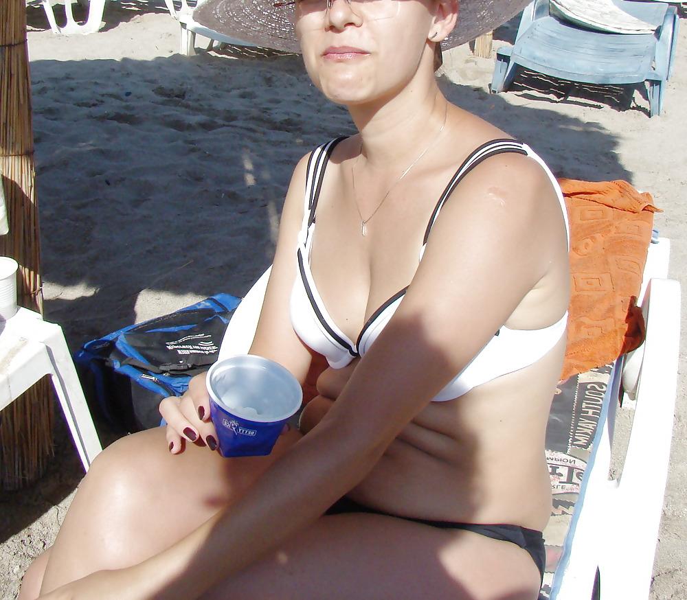 12P Friends in swimsuits