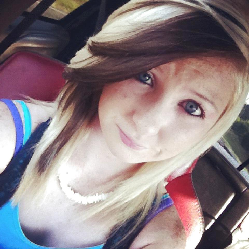 25P Sweet Blonde Teen Baylee with Freckles
