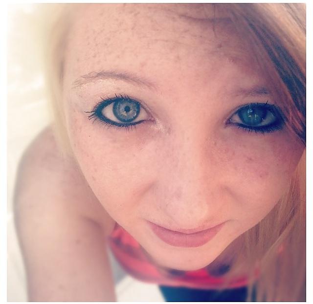 25P Sweet Blonde Teen Baylee with Freckles