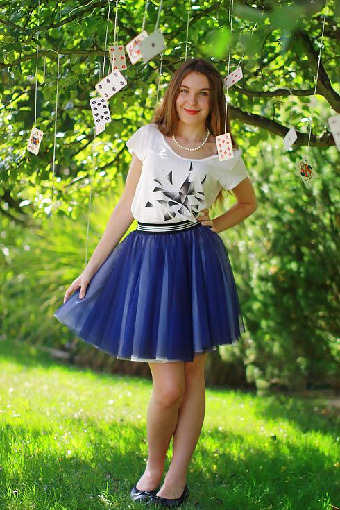 25P French bloggers Mode with sexy legs 27