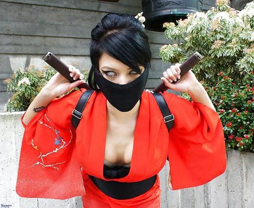 25P Cosplaying Beauties