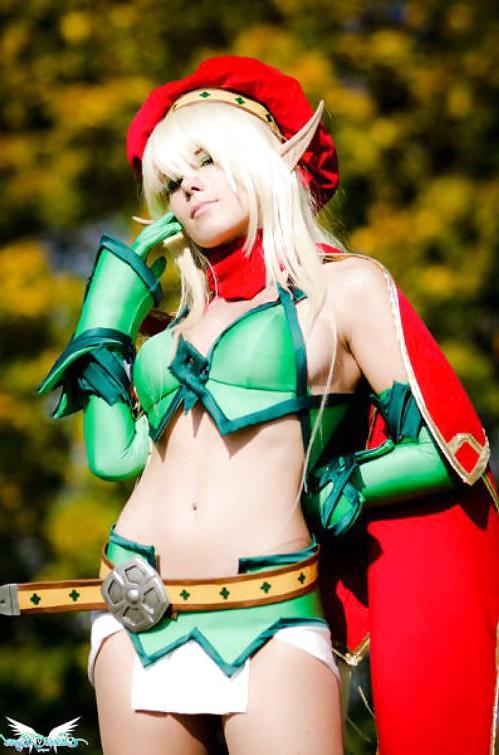25P Cosplaying Beauties