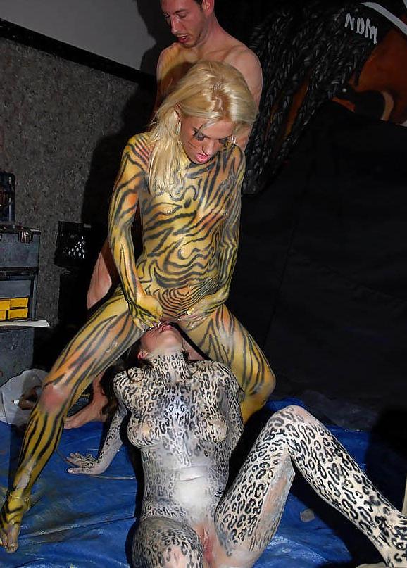25P Sexy body paint