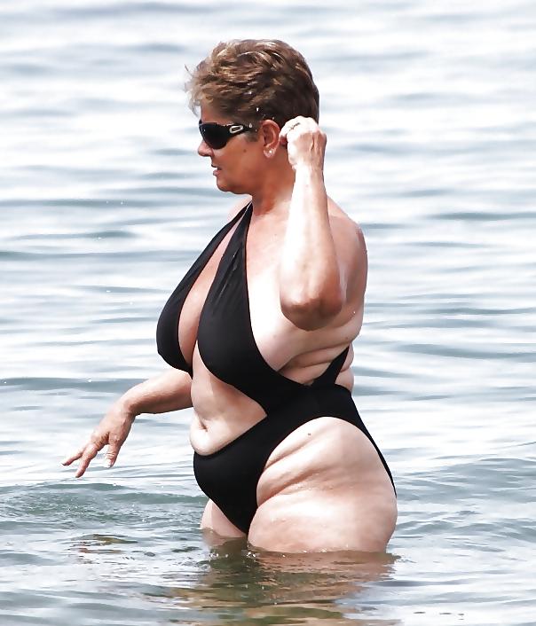 20P Women In Swimsuits - Vol. 5