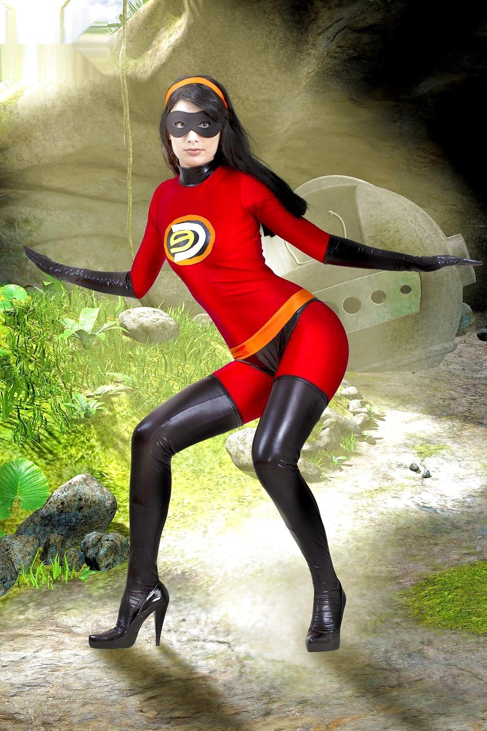 25P Cosplay girls