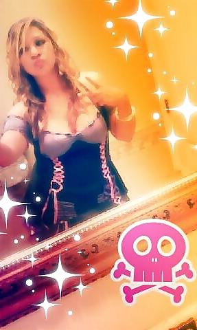 8P Little latina milf