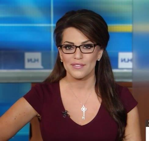 5P Robin Meade has a body and face made for porn.