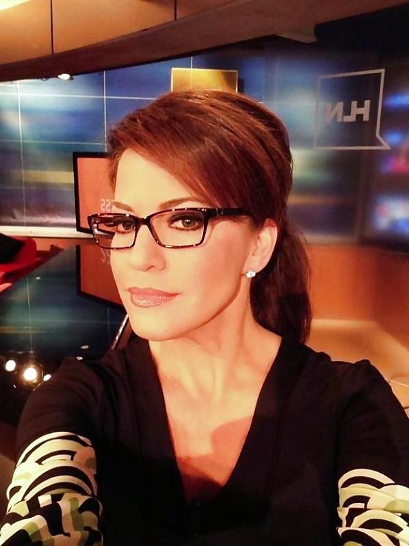 5P Robin Meade has a body and face made for porn.