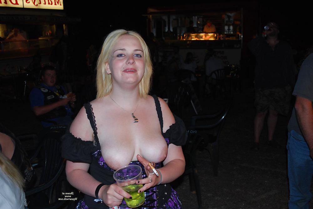 8P Tits hanging out of dress