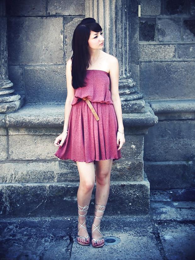 25P French bloggers Mode with sexy legs 23
