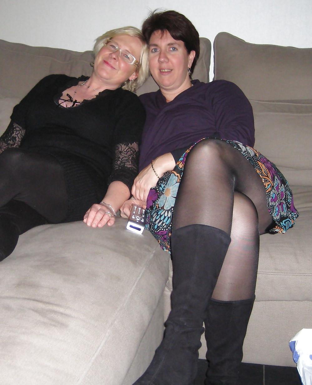 15P Mature pantyhose tights
