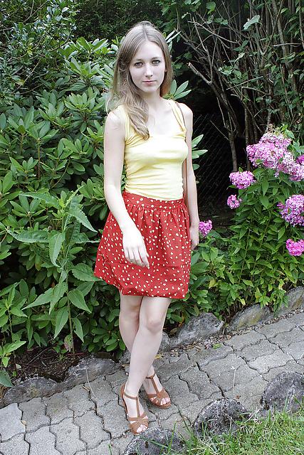 25P French Bloggers Mode with sexy legs 32