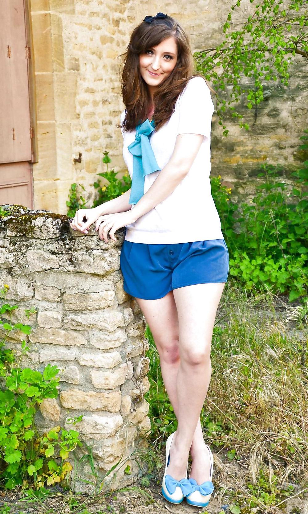 25P French Bloggers Mode with sexy legs 32