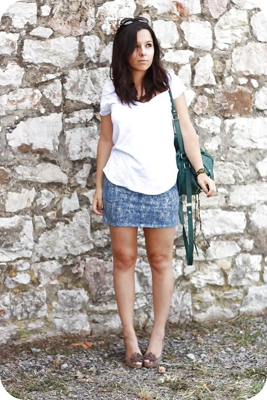 25P French Bloggers Mode with sexy legs 32
