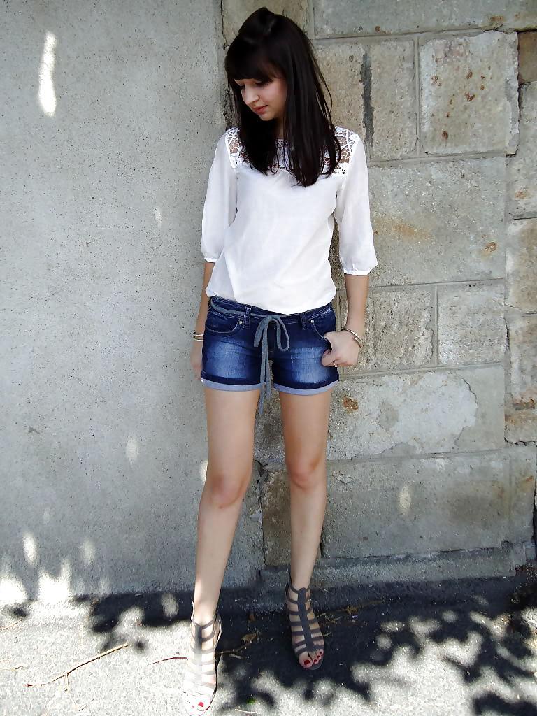 25P French Bloggers Mode with sexy legs 32