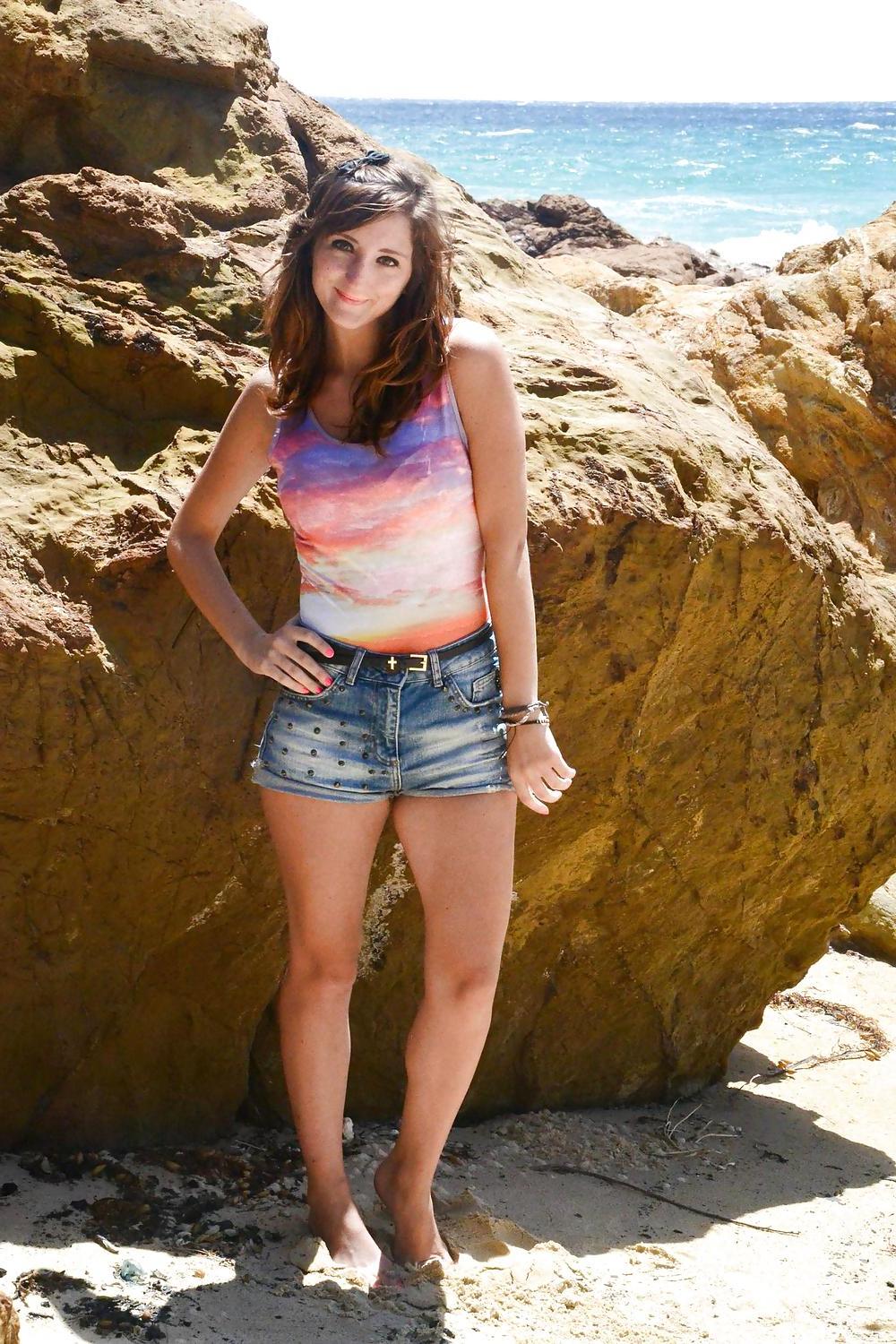 25P French Bloggers Mode with sexy legs 32