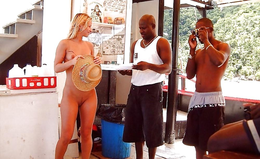 22P Does Ur Wife Ever Holiday Alone??
