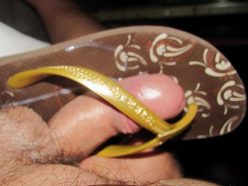 19P Brincando com as Havaianas Dela.....
