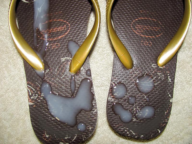 19P Brincando com as Havaianas Dela.....