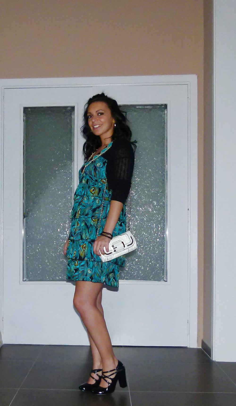 20P French blogger Mode with sexy legs 1
