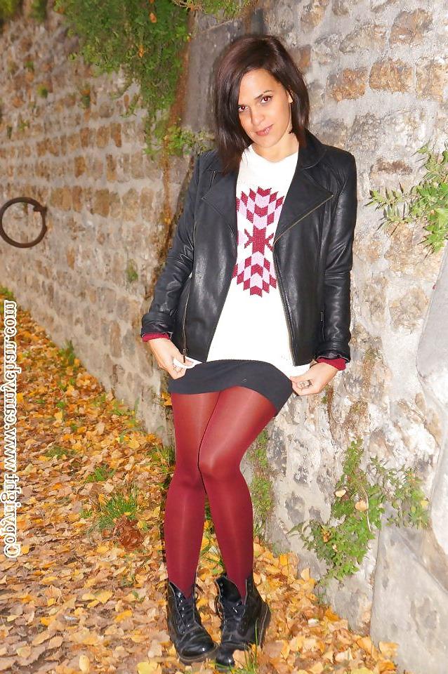 20P French blogger Mode with sexy legs 1