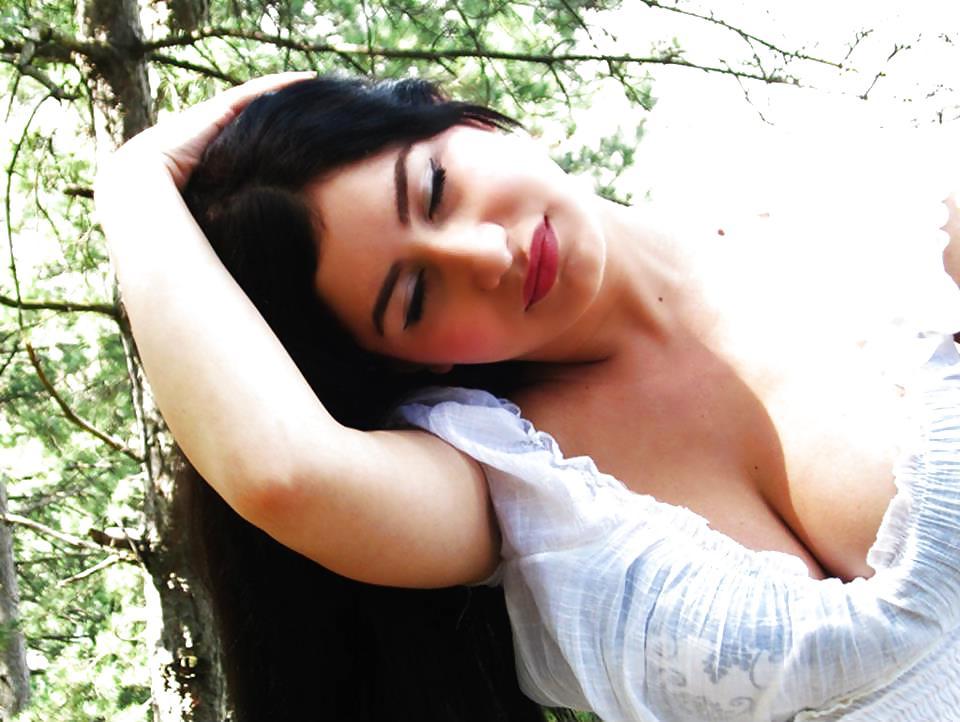 22P Serbian girl: natasa