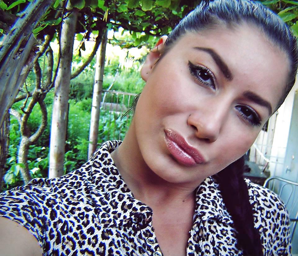 22P Serbian girl: natasa