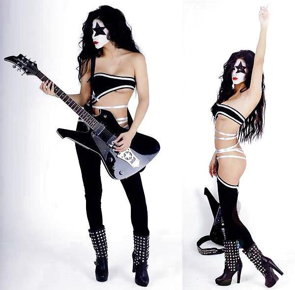 25P Cosplay girls