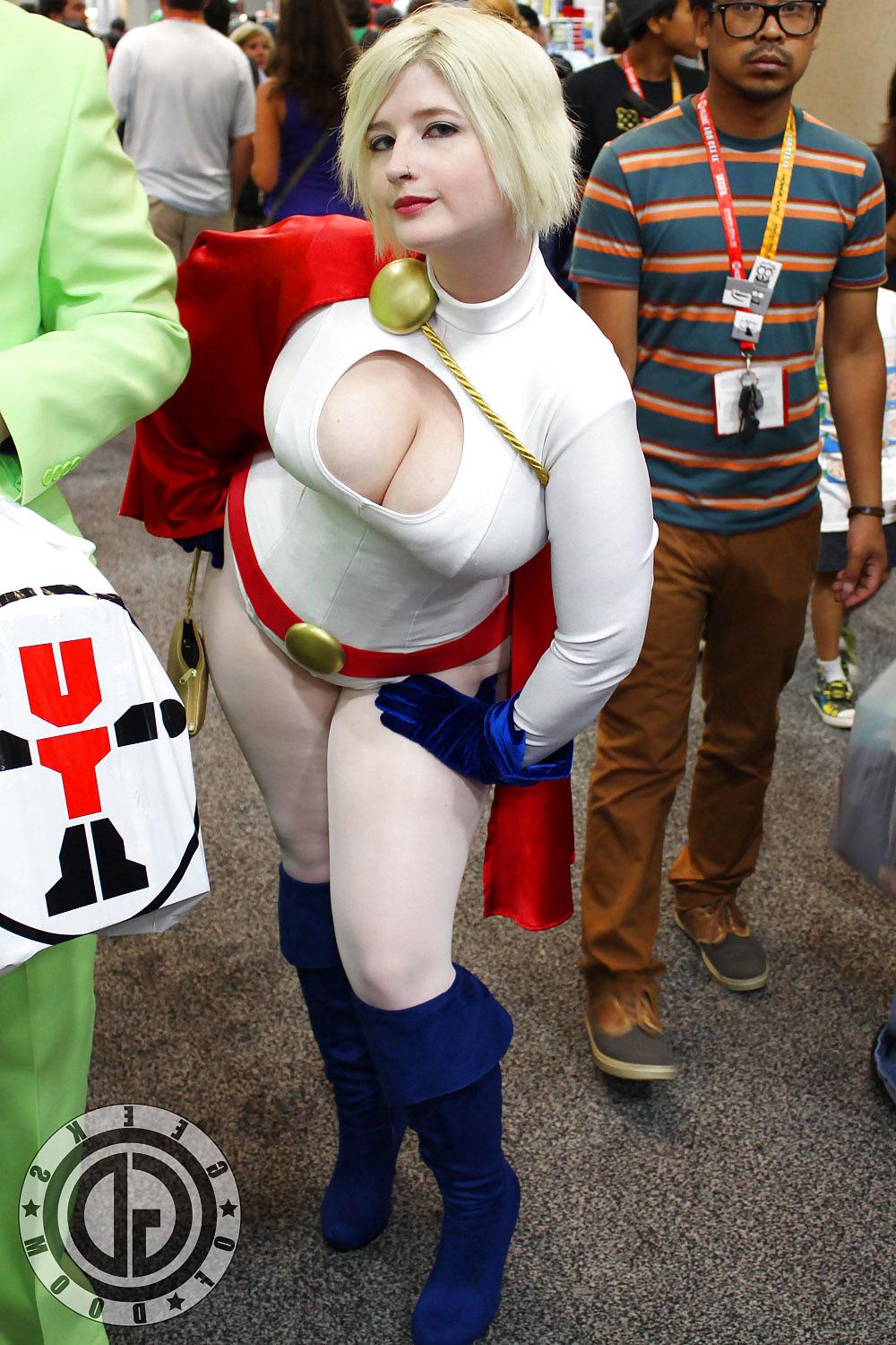 25P Cosplay girls