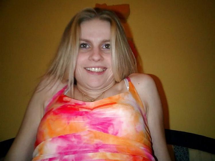 25P Cute blonde in her bedroom