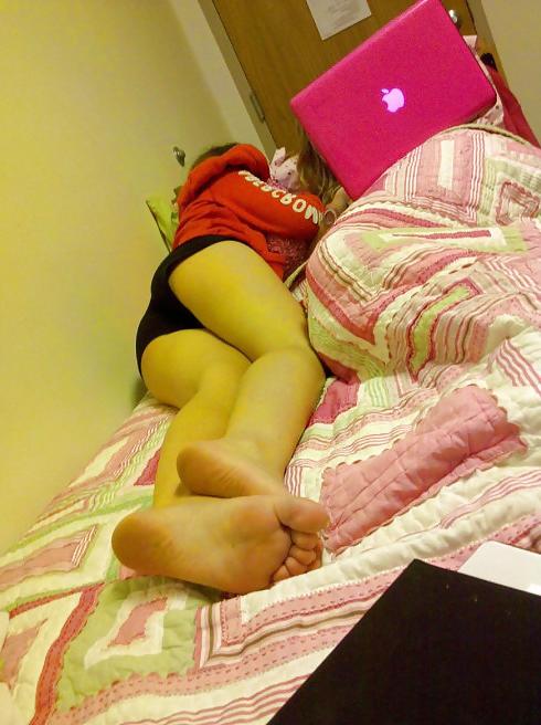 25P Amazing feet and dirty socks