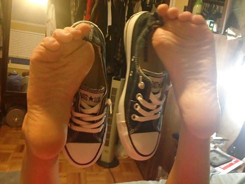25P Amazing feet and dirty socks