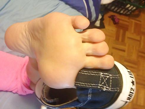 25P Amazing feet and dirty socks