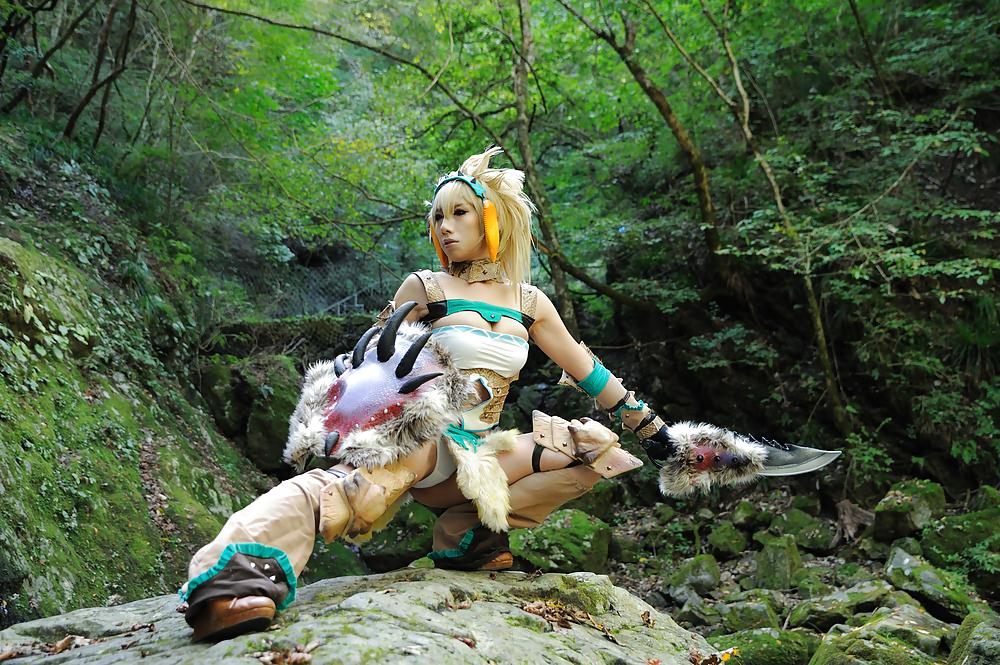 25P Monster Hunter Cosplay 2