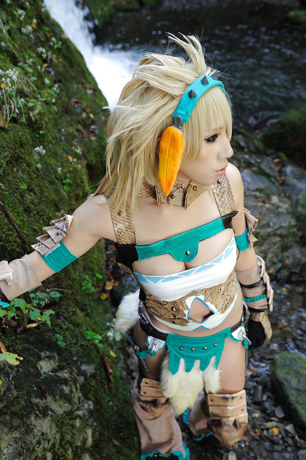 25P Monster Hunter Cosplay 2