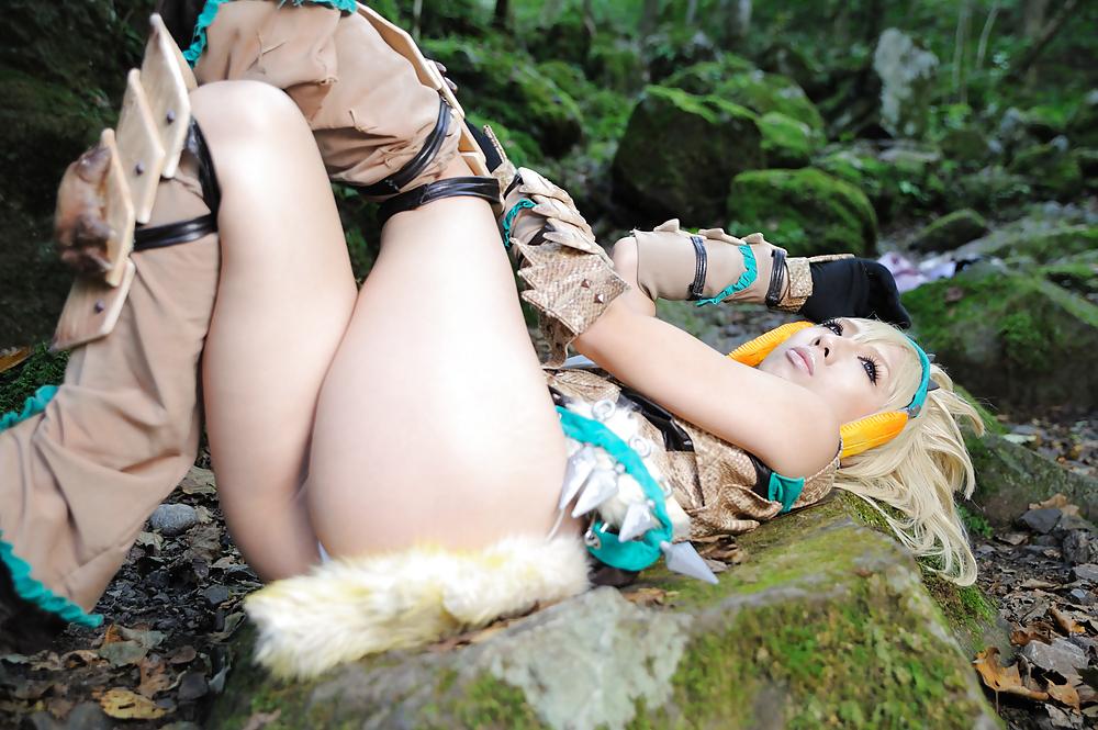 25P Monster Hunter Cosplay 2