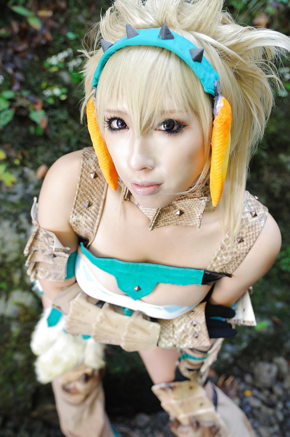 25P Monster Hunter Cosplay 2