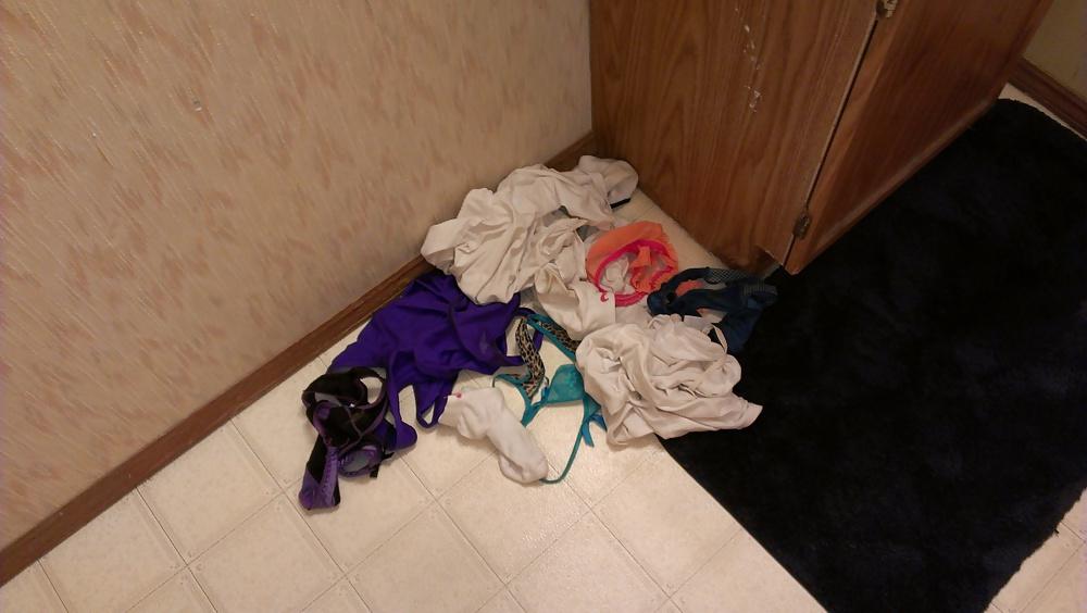 9P Teenage girlfriend's dirty little panties