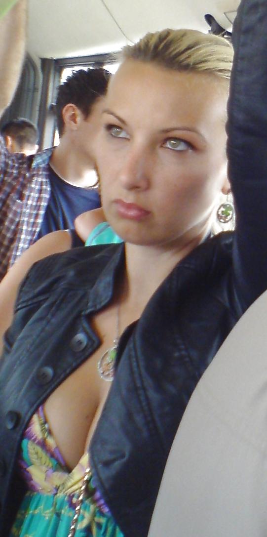 4P A blue eyes girl