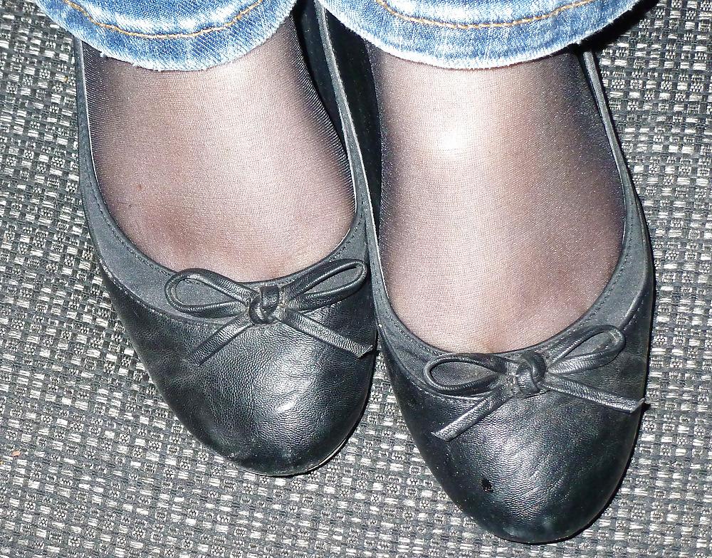 25P Black is beauty-black nails nylons flats