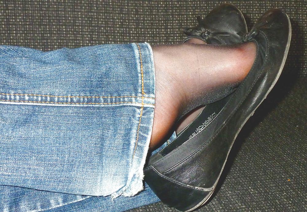 25P Black is beauty-black nails nylons flats