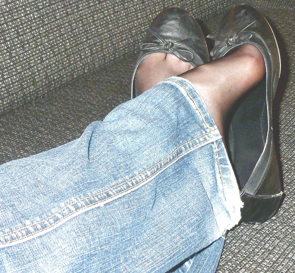 25P Black is beauty-black nails nylons flats