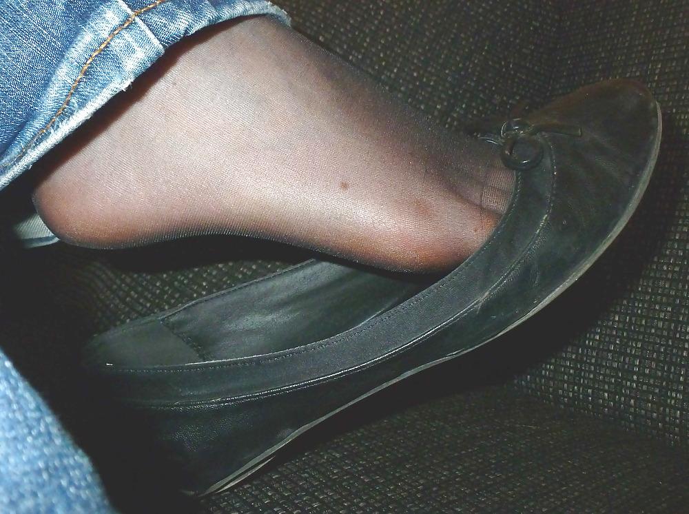 25P Black is beauty-black nails nylons flats