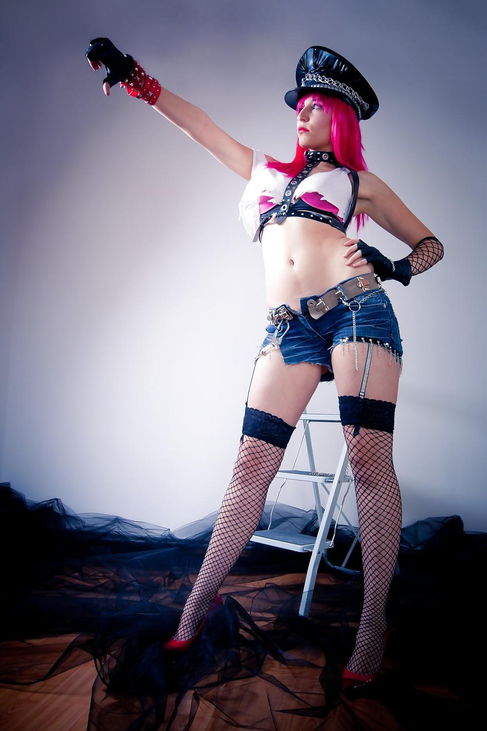 25P Cosplay girls