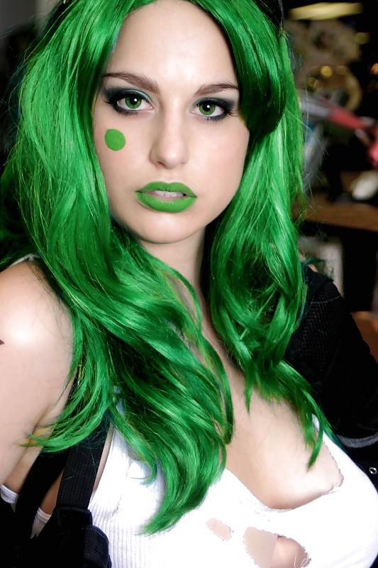 25P Cosplay girls