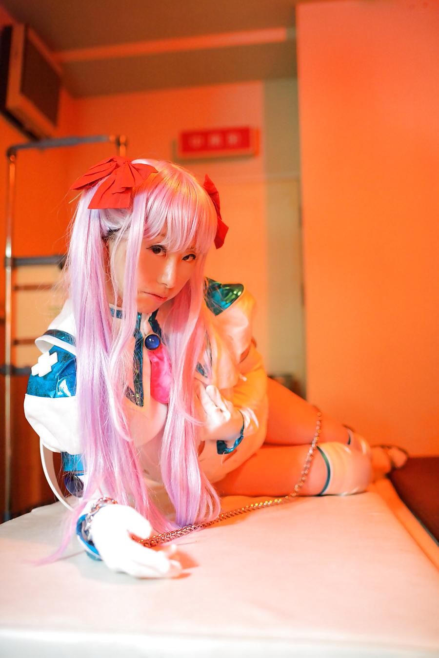 25P Cosplay girls