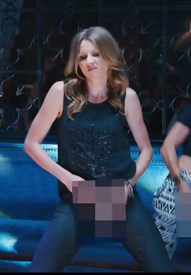 10P Sarah Chalke WHIPS HER DICK OUT!!!