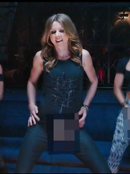 10P Sarah Chalke WHIPS HER DICK OUT!!!