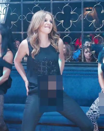 10P Sarah Chalke WHIPS HER DICK OUT!!!