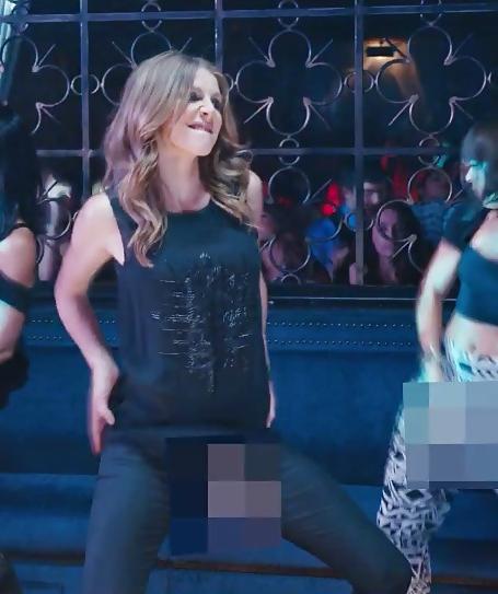 10P Sarah Chalke WHIPS HER DICK OUT!!!